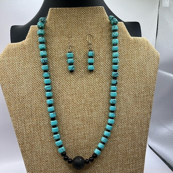 Faux Turquoise Set Necklace,Earrings Blue and Black Beads. Southwestern Western - Picture 1 of 8